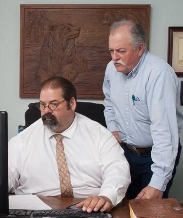 An employee at Thelander Law